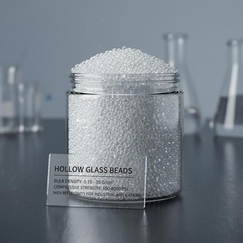 مهره‌های شیشه‌ای توخالی با چگالی حجمی ۰.۱۵ - ۰.۳۵ گرم بر سانتی‌متر مکعب، مقاومت فشاری ۱۰۰-۸۰۰۰ پی‌اس‌آی و بازتابندگی بالا برای کاربردهای صنعتی